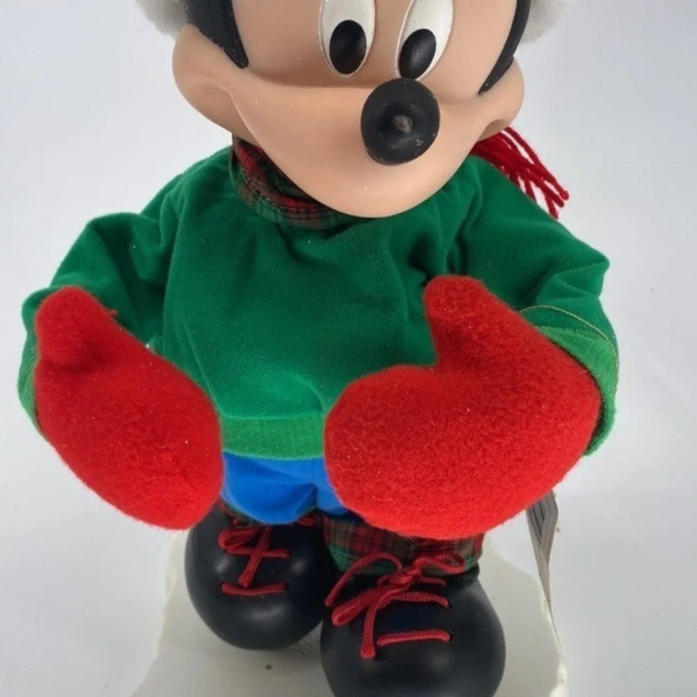 Santa's Best Mickey Unlimited 1998 Mickey Mouse Holiday Animated Ice Skater‎